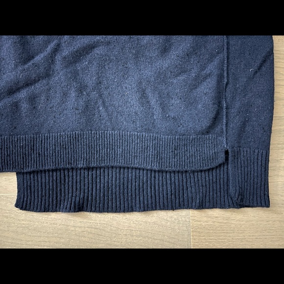 Marc Jacobs Cashmere Oversized V-Neck Sweater - Picture 4 of 4